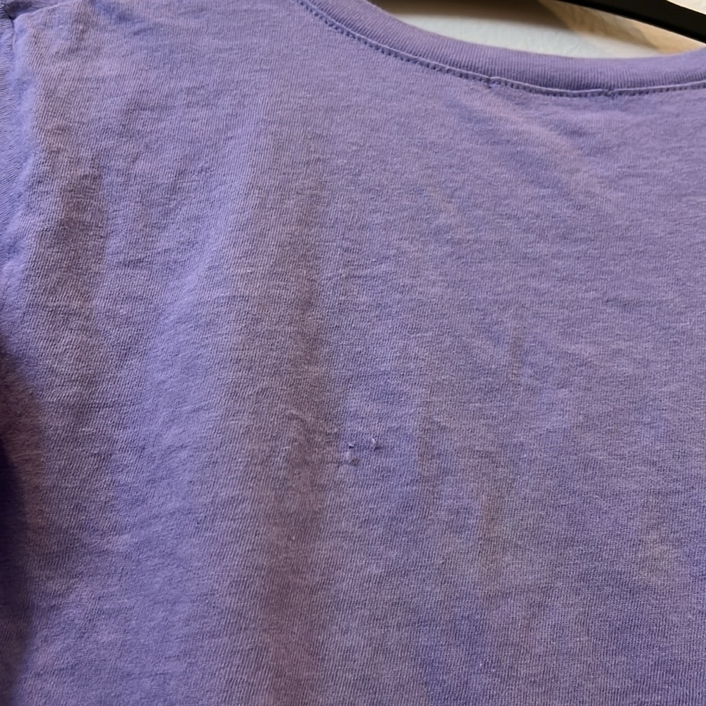 C & C California purple v neck shirt medium - Picture 6 of 6
